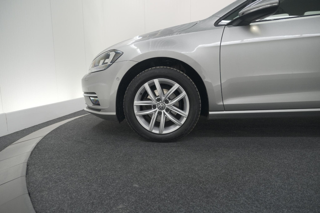Volkswagen Golf 1.0 tsi 110pk highline | adaptieve cruise control | apple c