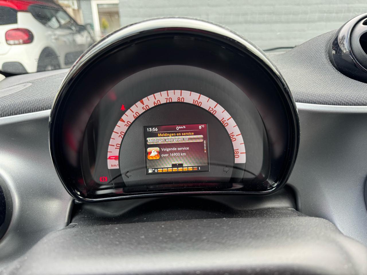 Smart Forfour 1.0. bwj2015 weinig kilometers
