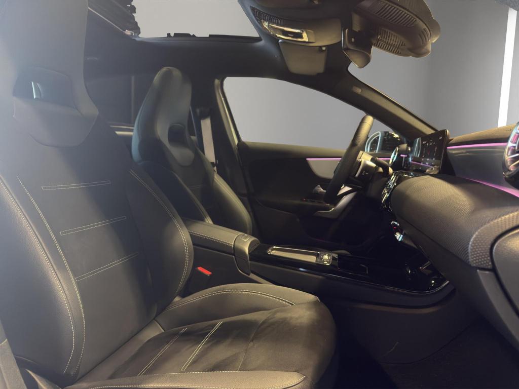 Mercedes-Benz A-Klasse 180 amg line | pano | sfeer | stoelverw. | camera | 