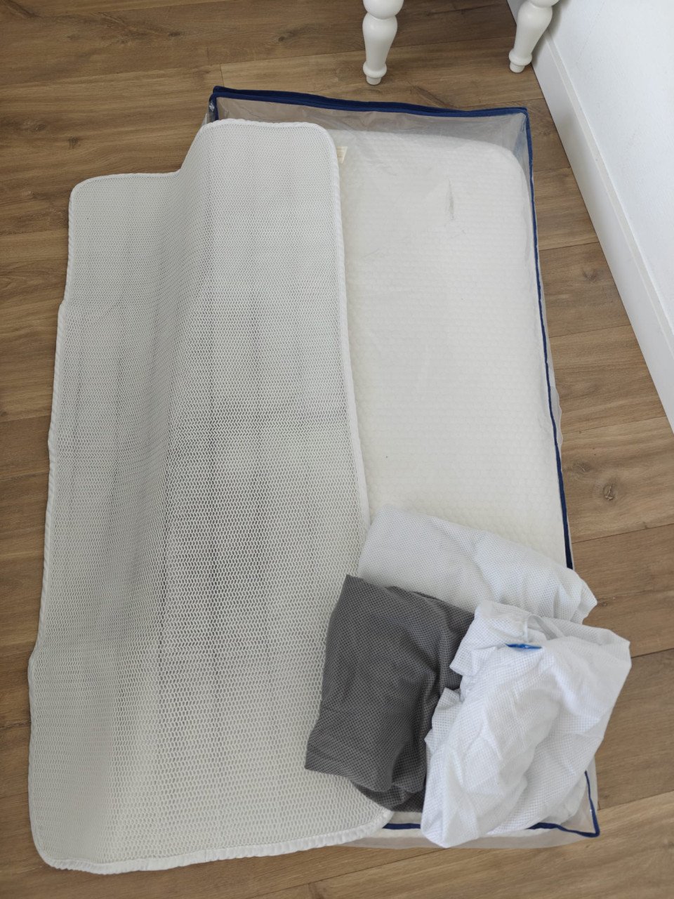 Aerosleep matrasje met 3 aerosleep hoezen + dekbed en dekbedovertrekken