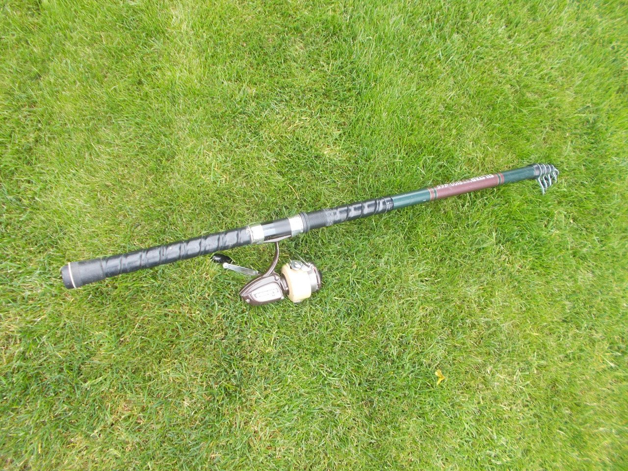 Binnenwaterhengel, lengte  465cm  met CAMARA werpmolen