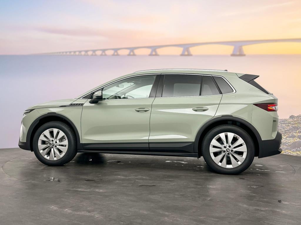 Skoda Elroq business edition tour elektromotor 210 kw / 286 pk