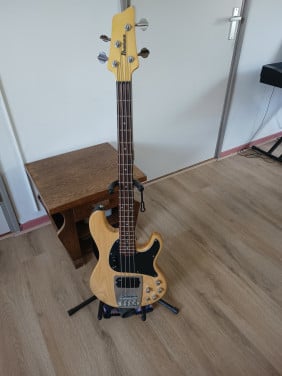 Basgitaar Ibanez ATK