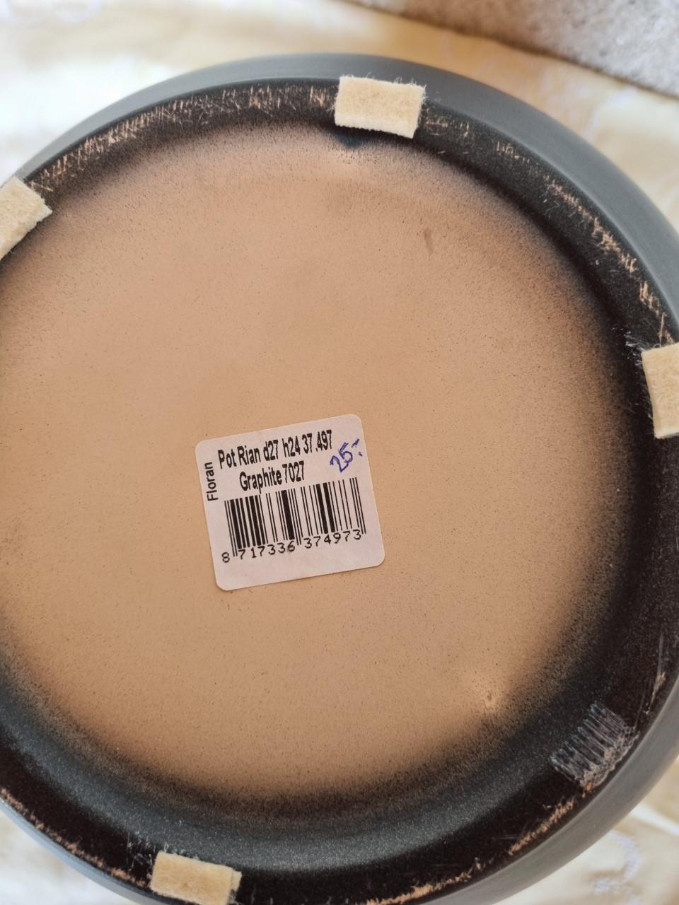 Grote grijze, aardewerken sierbloempot