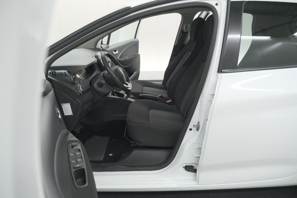 Renault Zoe q90 intens quickcharge 41 kwh | huuraccu | navigatie | parkeers