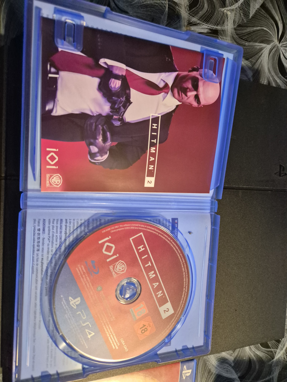 Ps4 500gb met 2 controllers en 2 spellen