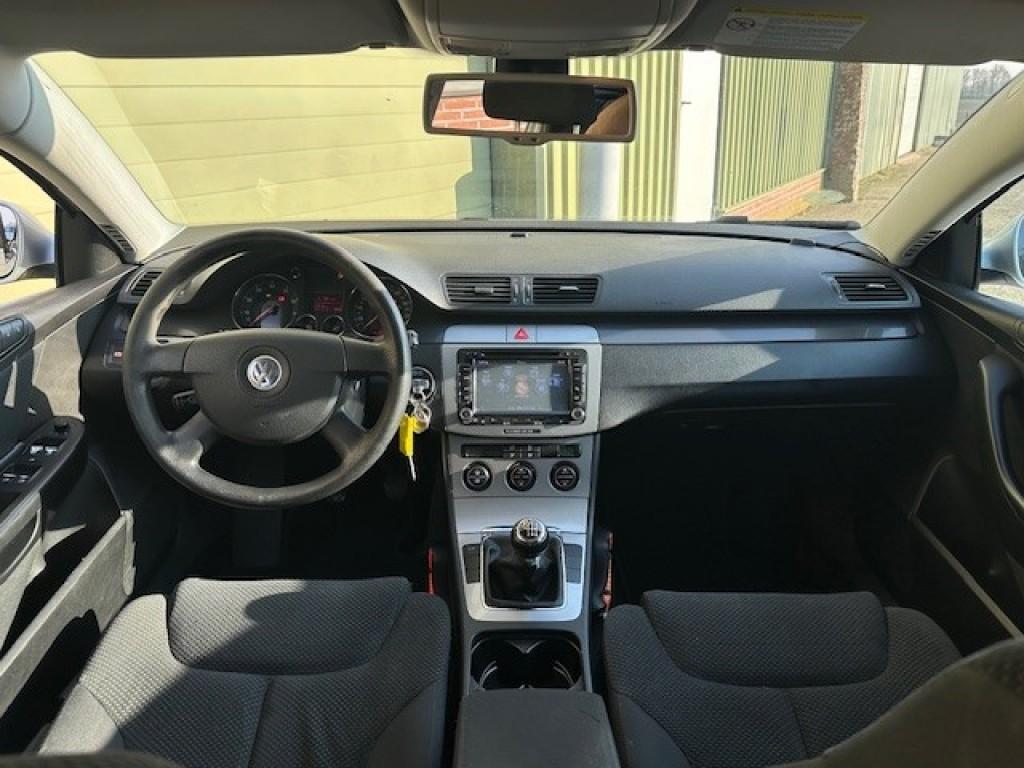 Volkswagen Passat 2.0 fsi comfortline airco navi 6-bak