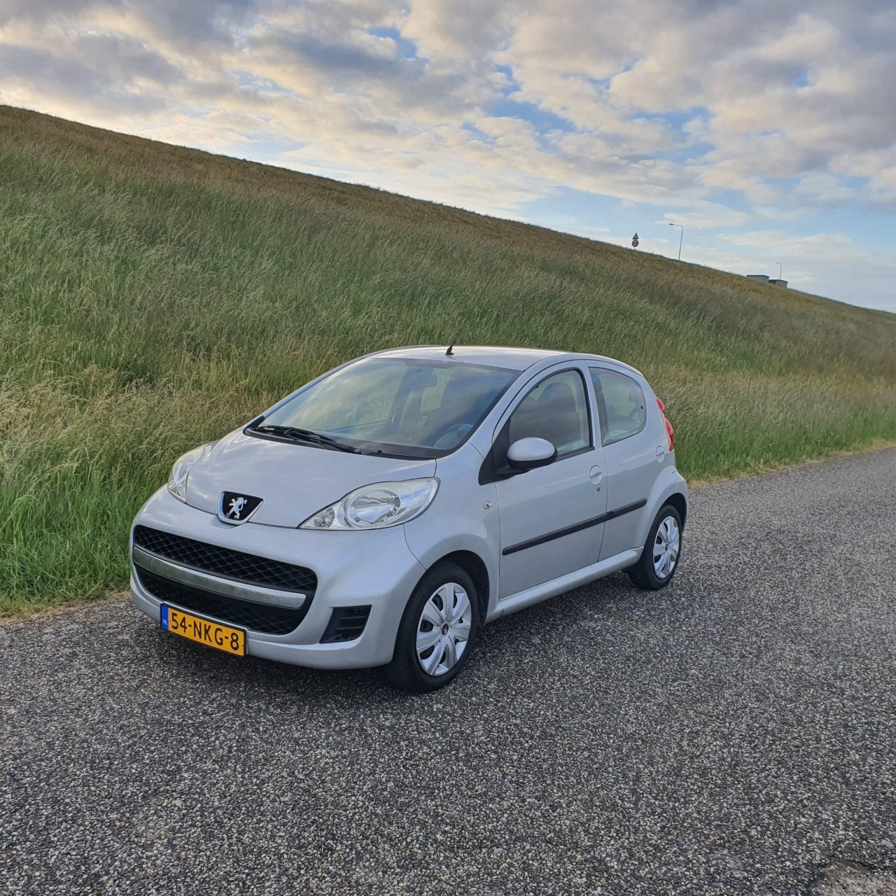 Peugeot 107 1.0-12V Urban Move 5 deurs Airco