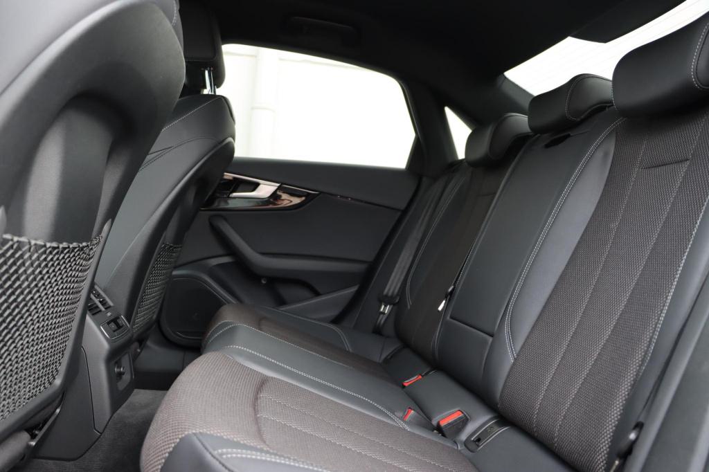 Audi A4 limousine 35 tfsi s edition competition 150pk s tronic