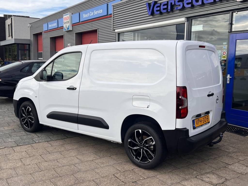 Opel Combo 1.5d l1h1 edition, trekhaak enz...