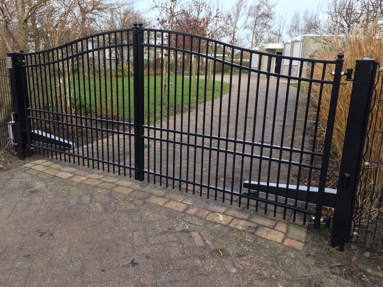 Bij elk type woning past een mooie Inrijpoort.