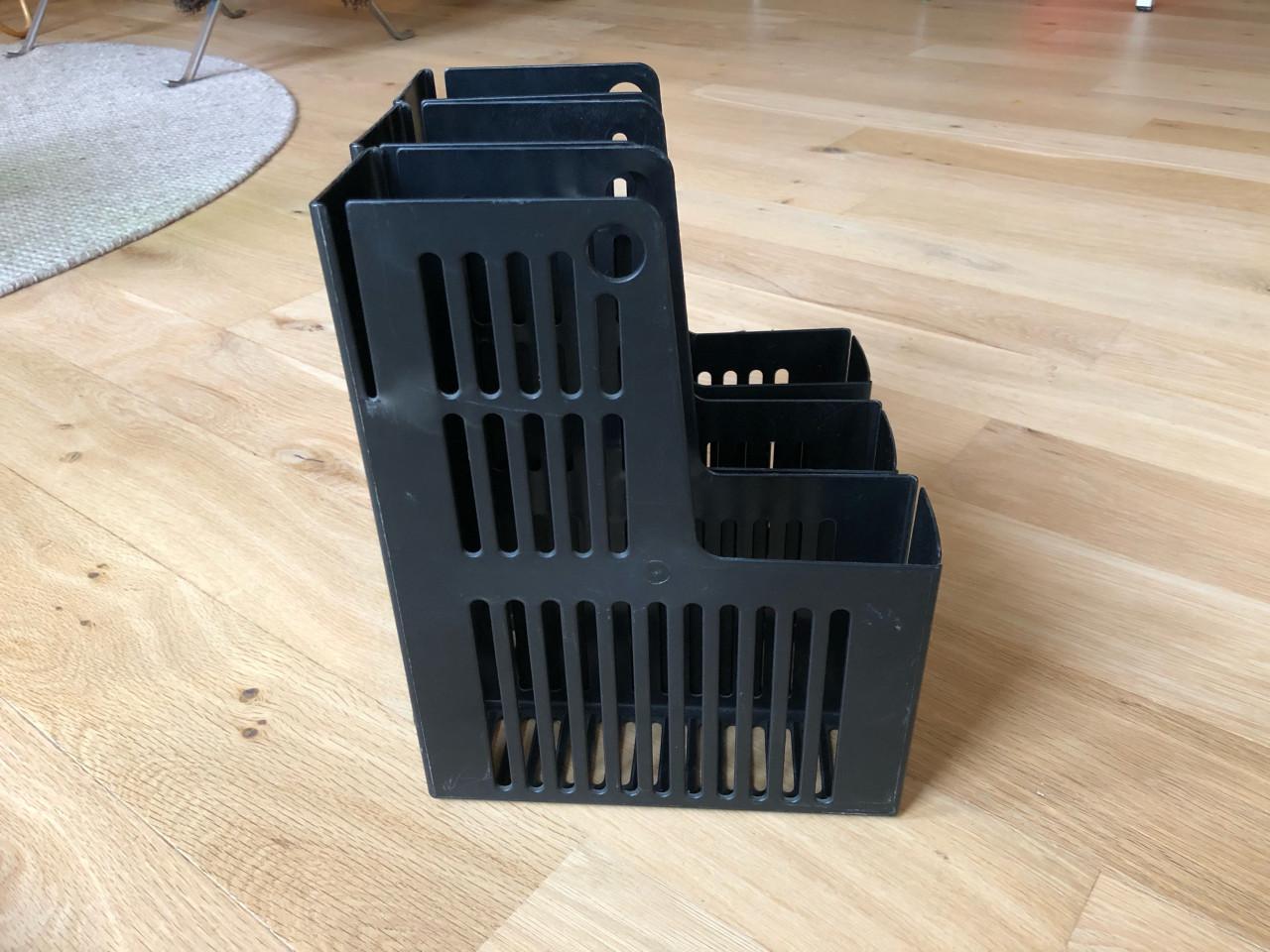 Drie tijdschriftenhouders Esselte