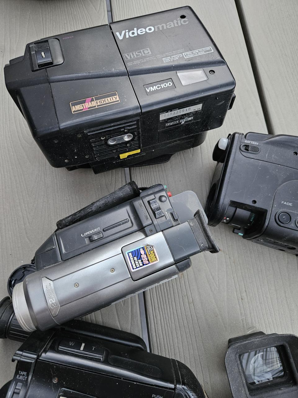 Vintage Videocamera Collectie: Samsung, Medion, Hitachi