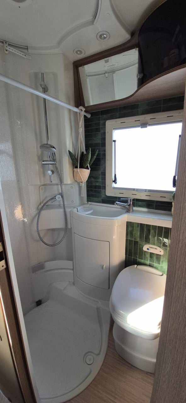 Mclouis MC4 60G half integraal camper