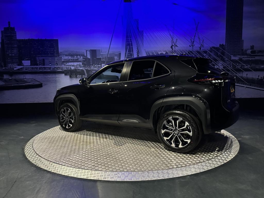 Toyota Yaris Cross 1.5 hybrid 130 dynamic *acc*winterpakket*camera*17inch*