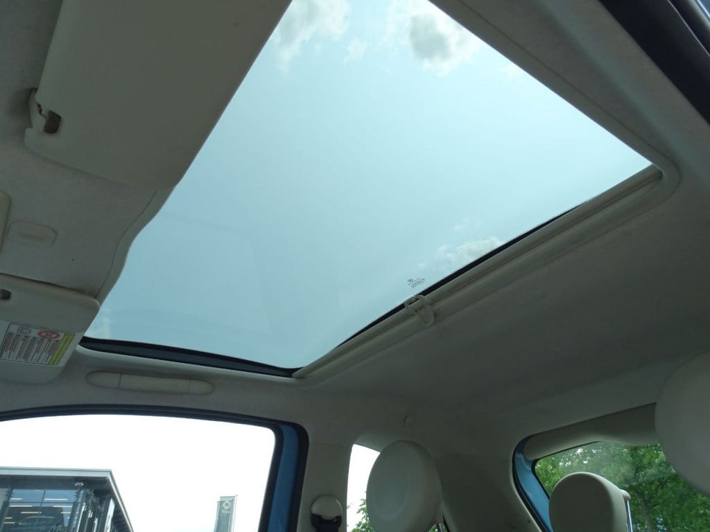 Fiat 500 0.9 twinair lounge pano | airco | 15"