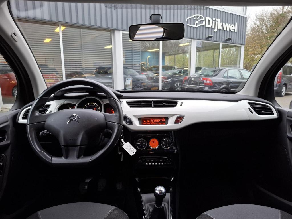 Citroen C3 1.4i selection clima/lmv/trekhaak lage km.stand!