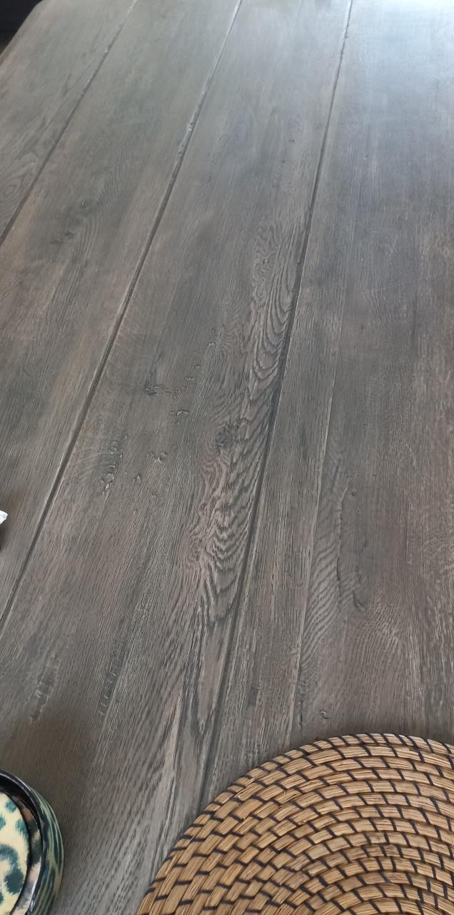 Robuuste eettafel