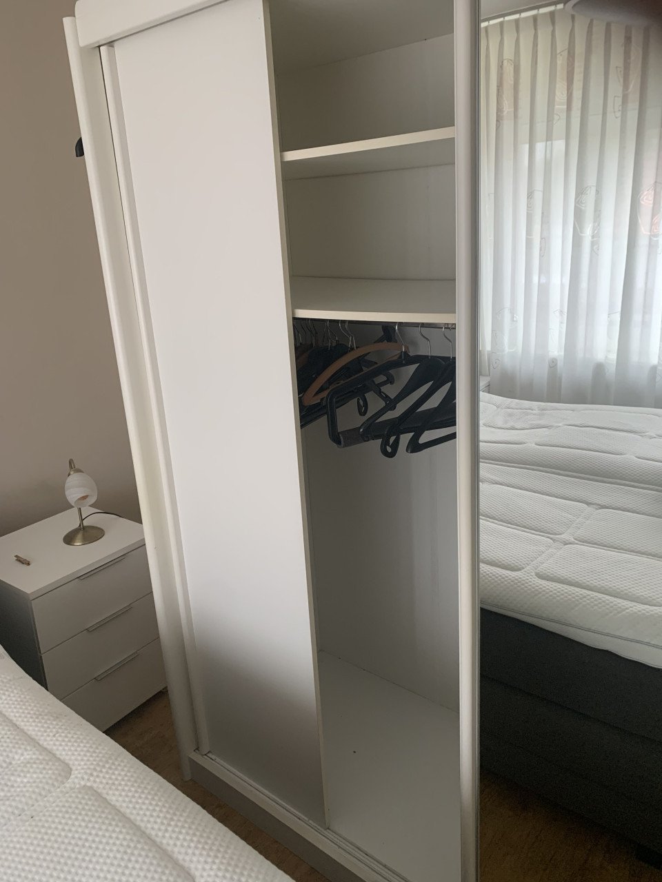Boxspring elektrisch met licht en  kasten