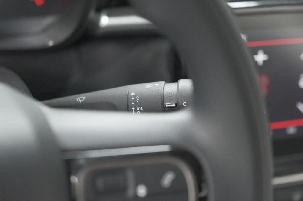Citroen C3 puretech 82 business | parkeersensoren | apple carplay | climate