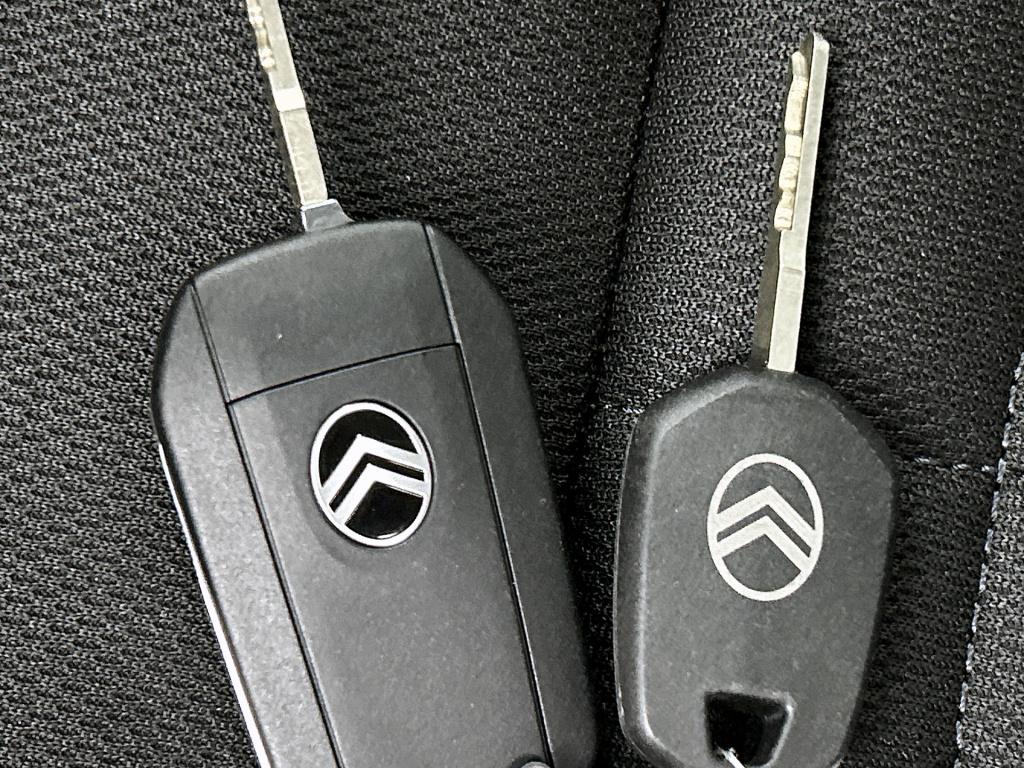 Citroen C3 Aircross hybrid 145pk automaat max 7 persoons | two tone | navig