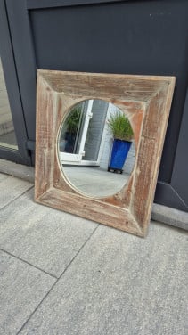 Mooie spiegel in houten lijst