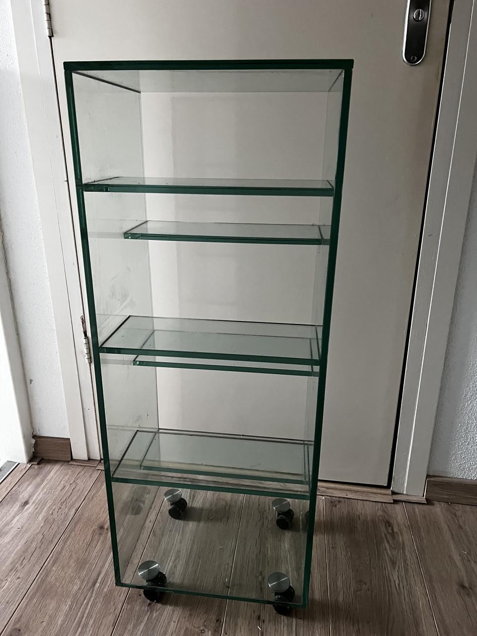 CD/ DCD rek/ kast op wieltjes