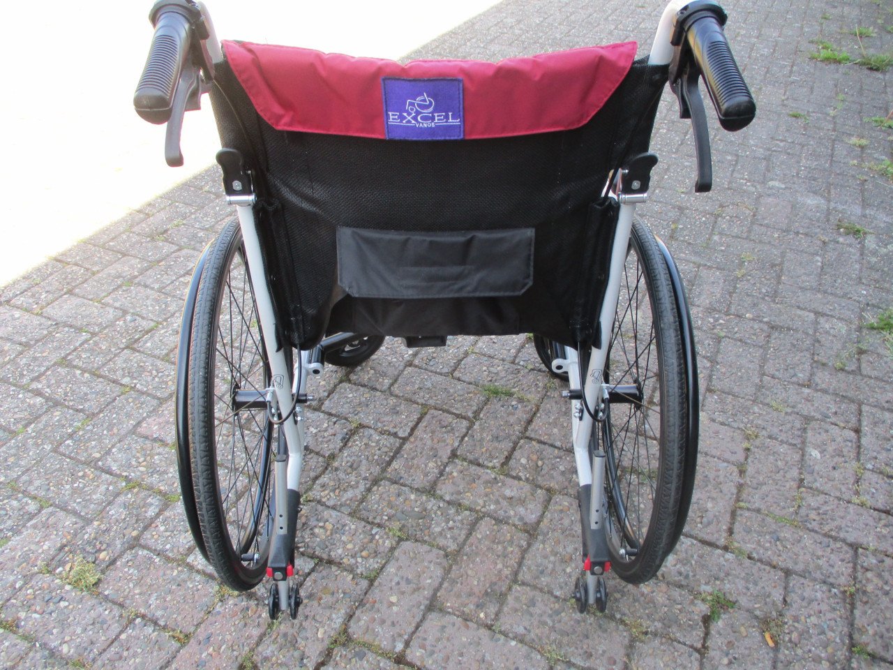 Zgan Excel G Logic + opvouwbare lichtgewicht rolstoel met neerklapbare rug