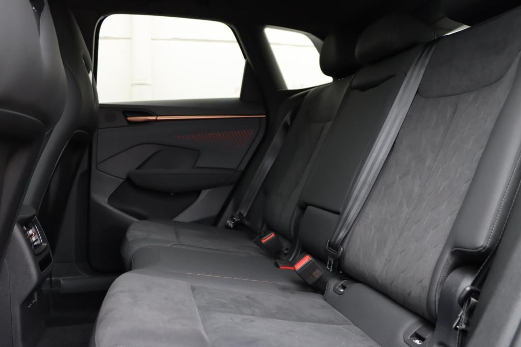 Cupra Terramar 1.5 tsi e-hybrid business 204pk dsg6 | soh 100% |