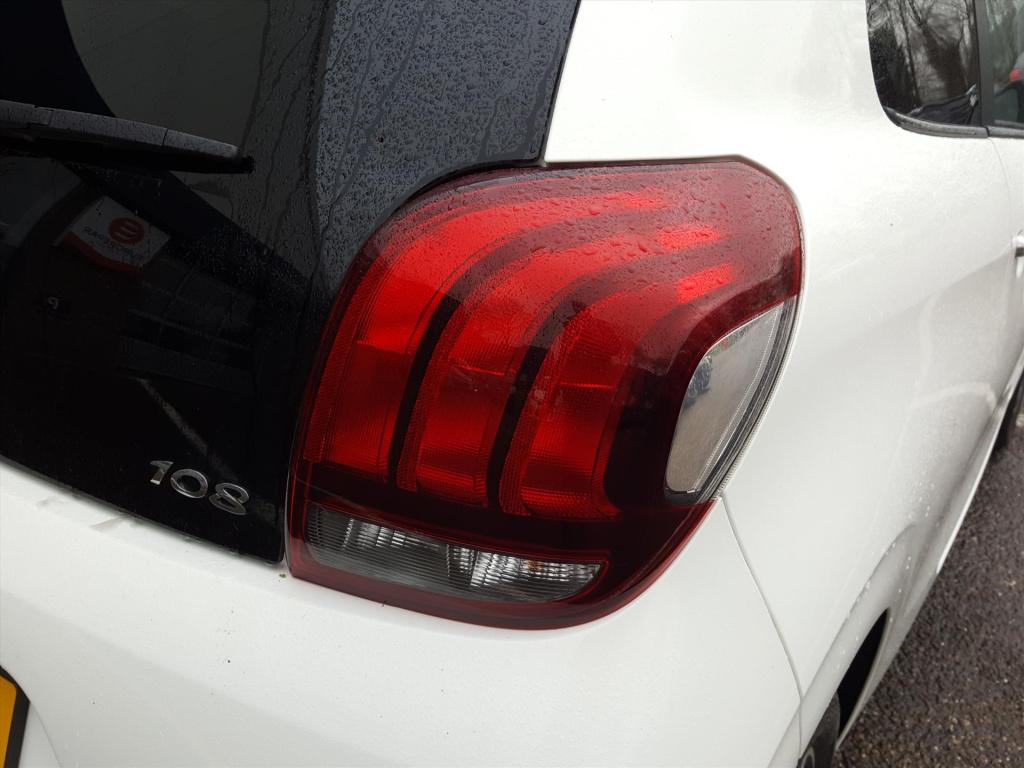 Peugeot 108 1.0 e-vti 72pk 3d allure navigatie via apple carplay & android 