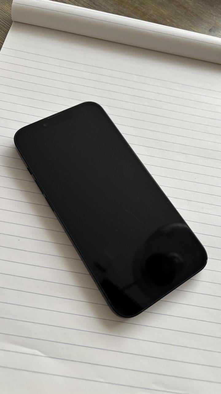 I phone 14 zwart/nacht blauw