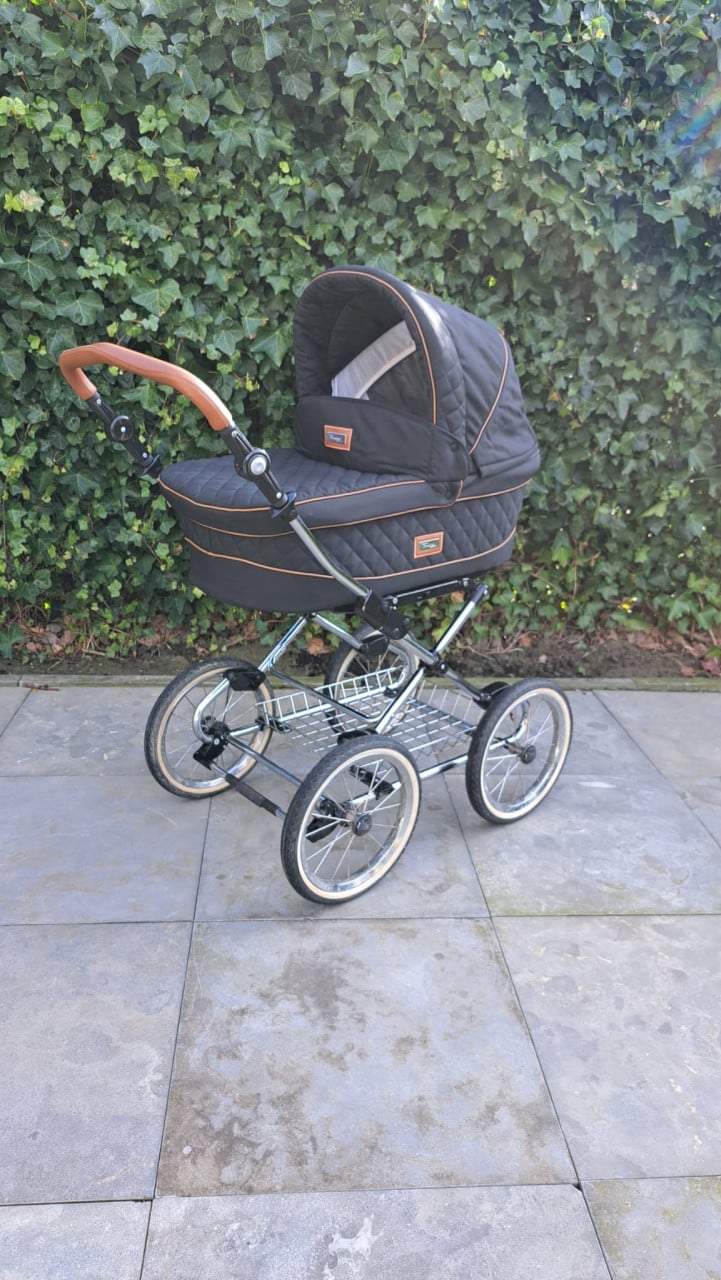 Retro kinderwagen