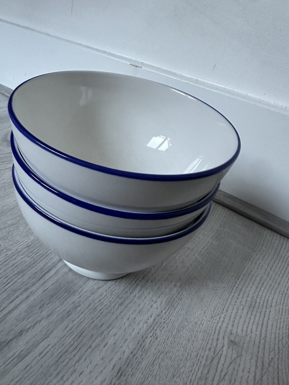 3 wit/blauwe soepkommen