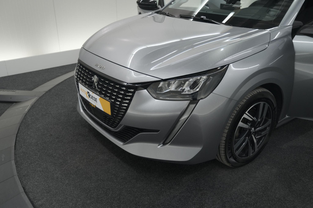 Peugeot 208 puretech 100 eat8 allure pack | camera | apple carplay | parkee