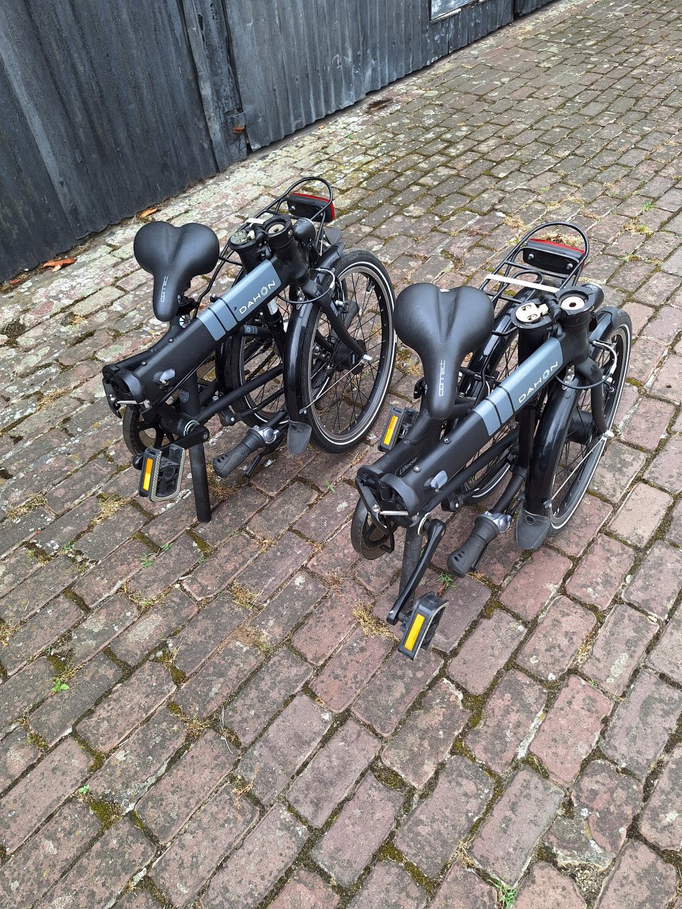 2 Dahon vouwfietsen, 275 euro per stuk