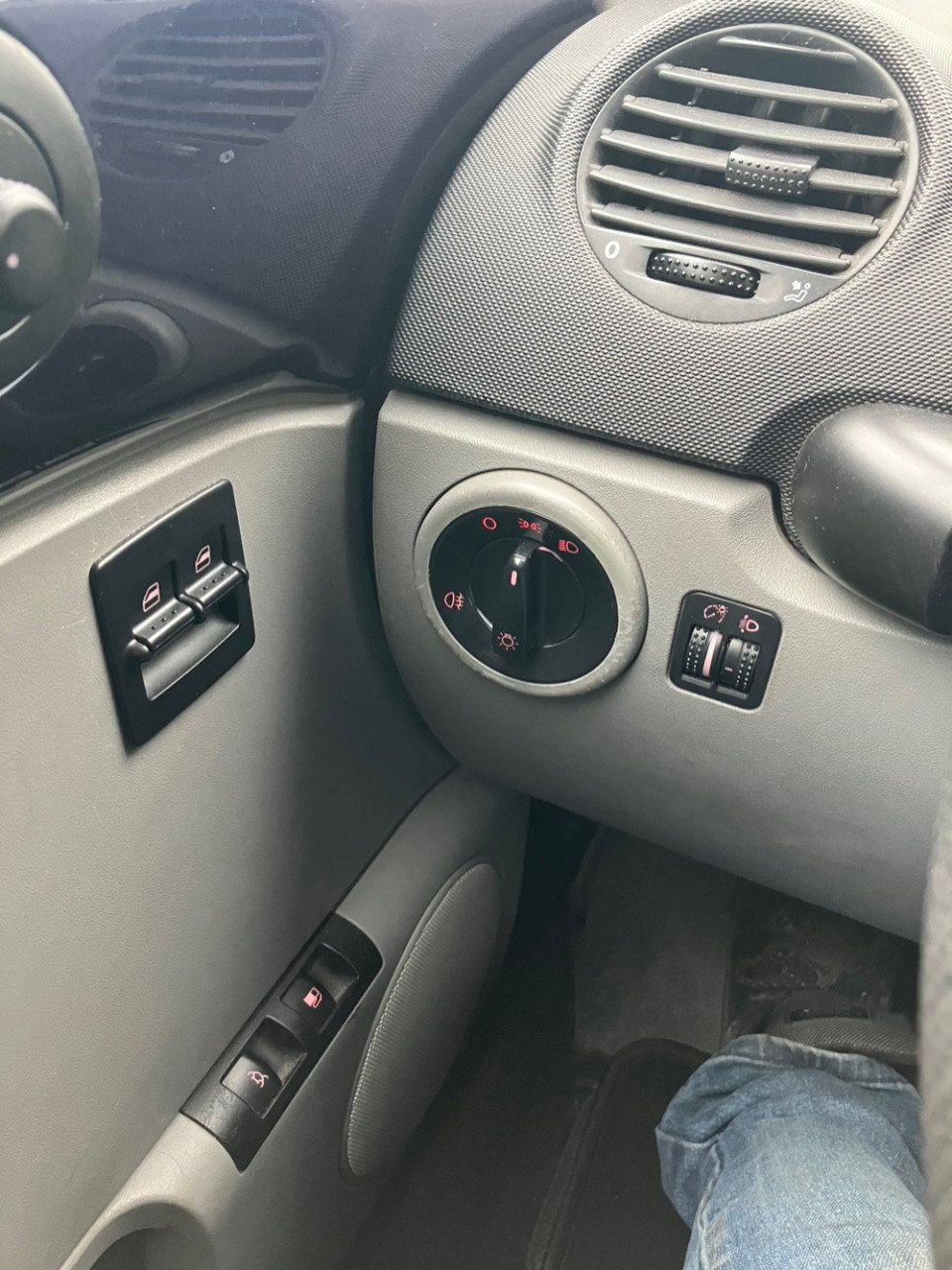 Volkswagen New Beetle 1.6 airco cruisse