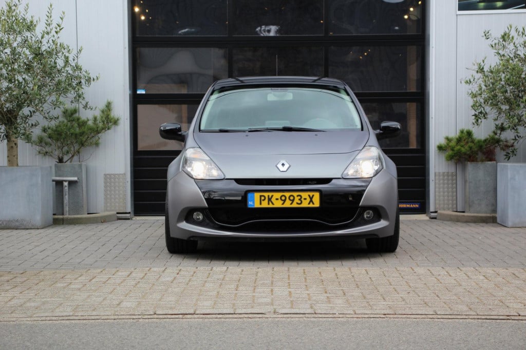 Renault Clio 2.0 rs - ange et demon 99/99 - akrapovic - recaro - shortshift