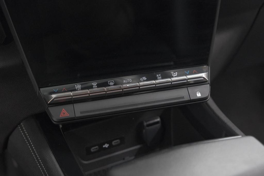 Renault Austral 1.2 e-tech full hybrid 200 techno | 360 camera | panoramada