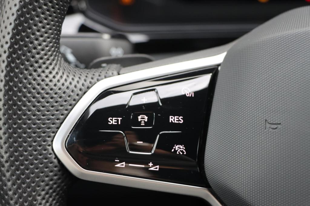 Volkswagen T-roc 1.5 tsi r-line 150pk dsg7