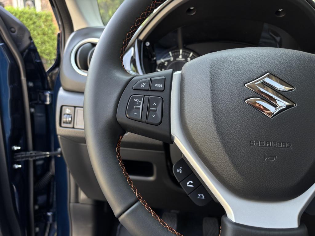 Suzuki Vitara 1.4 boosterjet smart hybrid special edition/ panoramadak