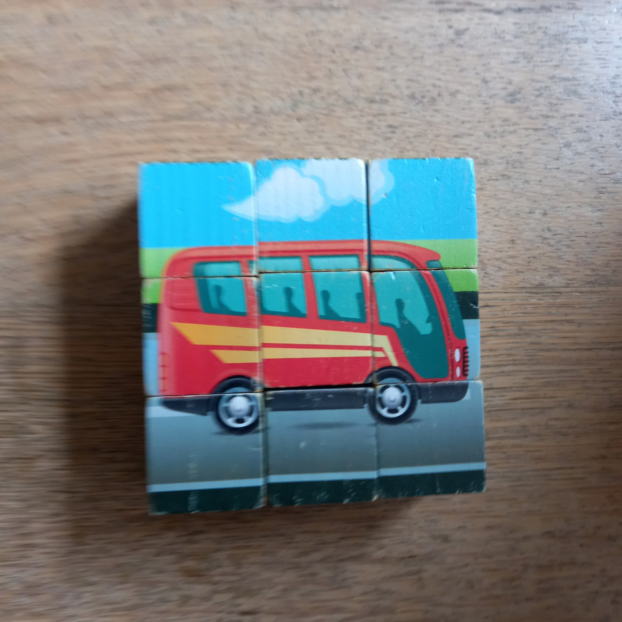 3 blokpuzzels met ieder 6 verschillende afbeeldingen