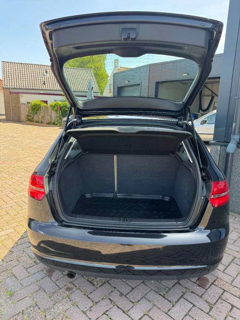 Audi A3 sportback 1.6 attraction business edition