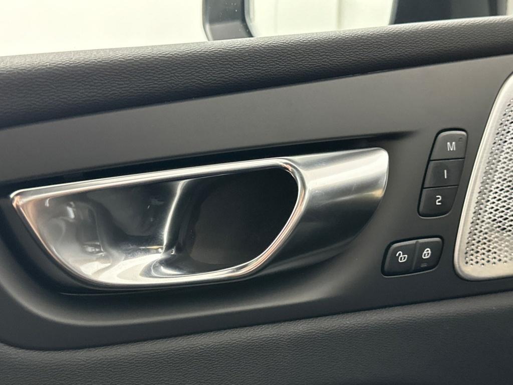 Volvo XC60 t8 406pk recharge ultra dark executive | full options |