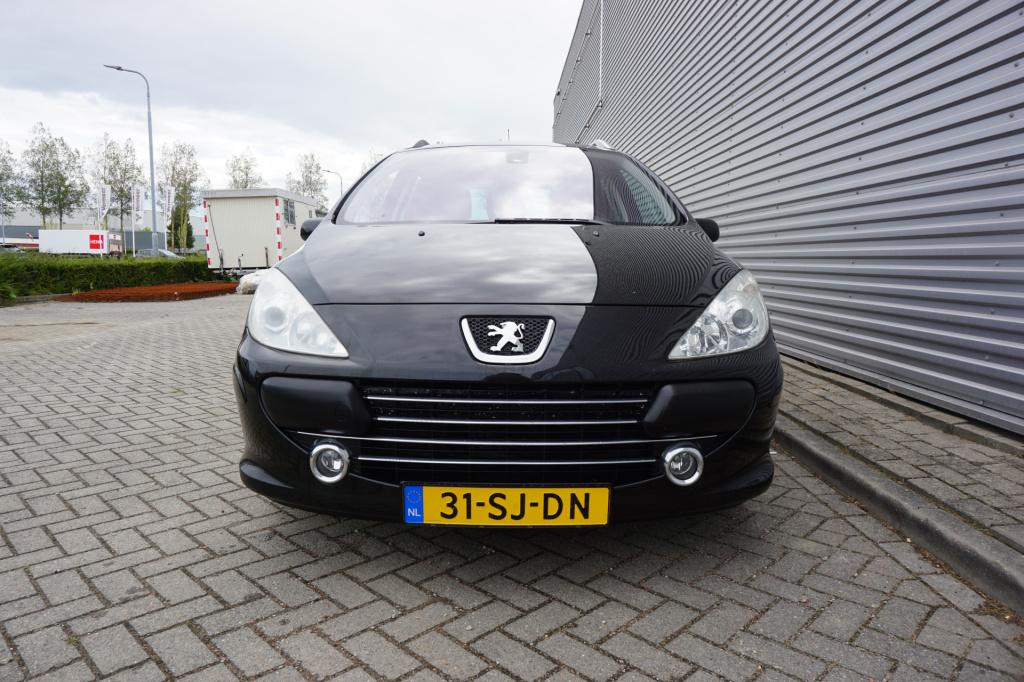 Peugeot 307 sw 1.6-16v griffe climate / cruise / pano / leder / parkeers. /