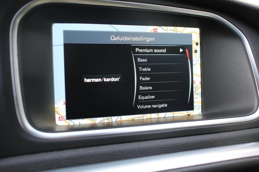 Volvo V40 cross country 2.0 t5 awd summum h&k - full options - panoramadak 