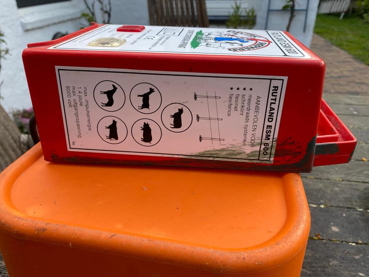 Te koop: schrikapparaat schrikdraadapparaat weideklok stroomklok