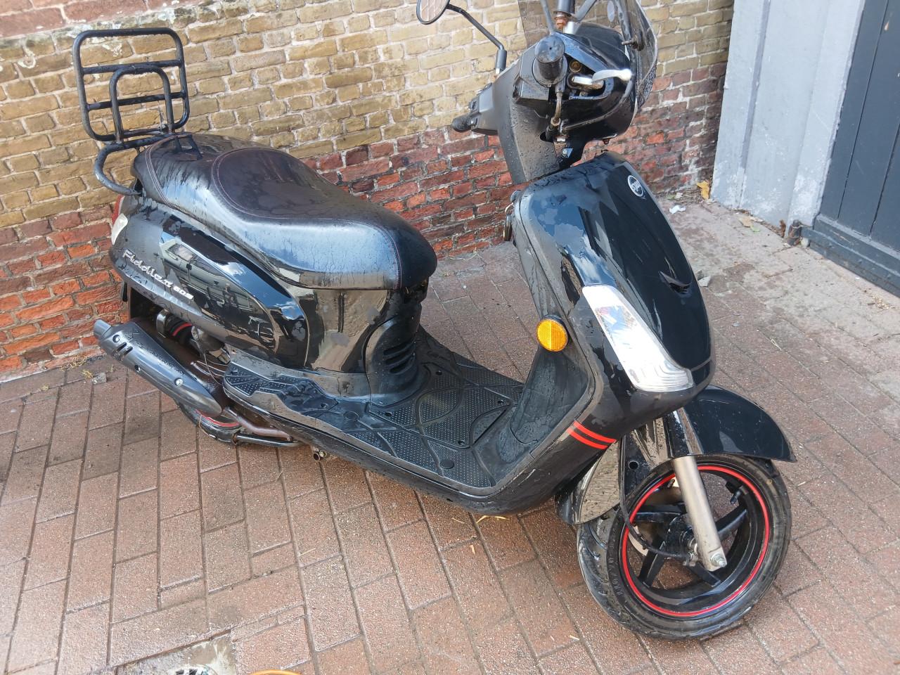 Te koop snorscooter sym