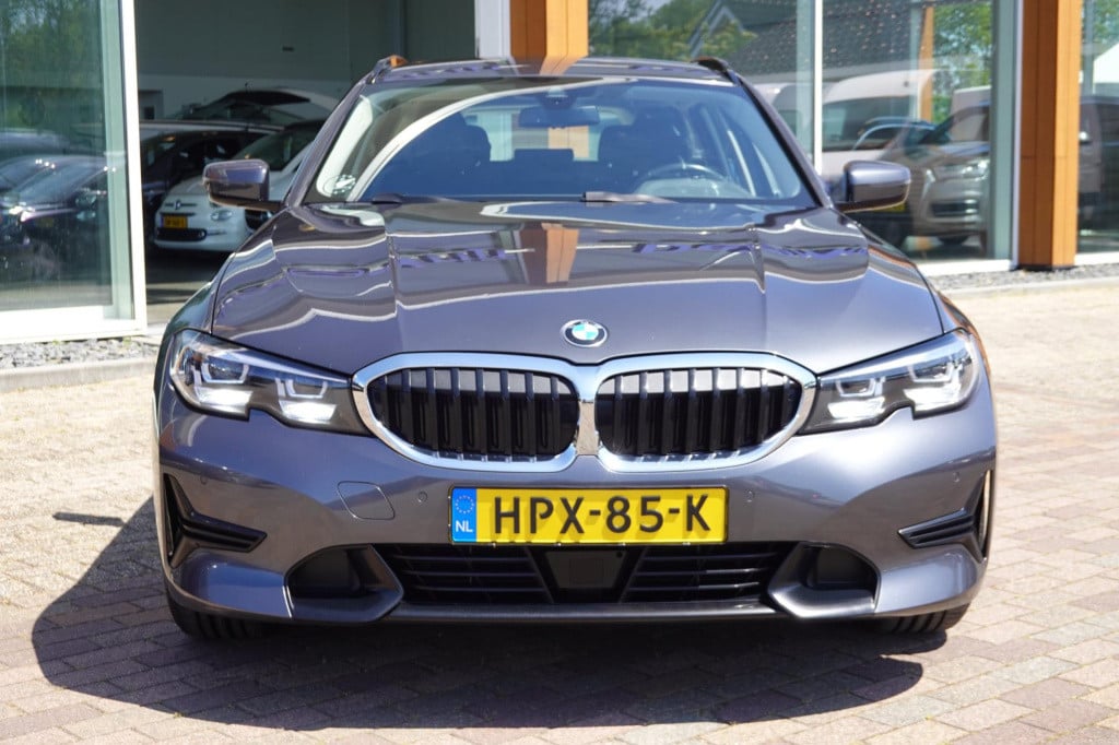 BMW 3-serie touring 330i business edition plus