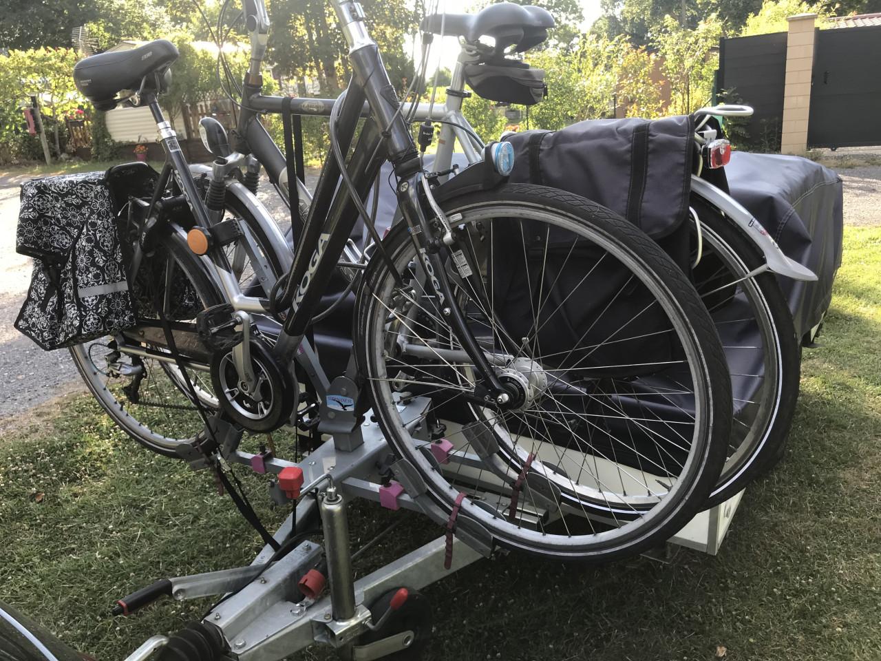 Kogel met steunbalk voor op dissel