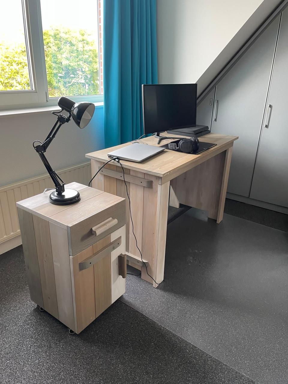 Bopita slaapkamer (bed, bureau en 2 kastjes)